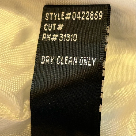 AGB Women’s Short  Black & White Jacket - 3 Buttons Down the Front - Size 12 - Picture 10 of 10